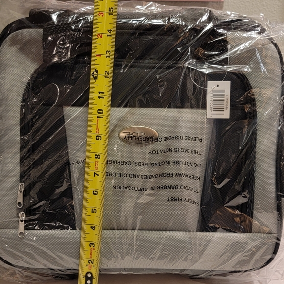 BETTA RUSSO rolling carry-on. - Picture 6 of 6